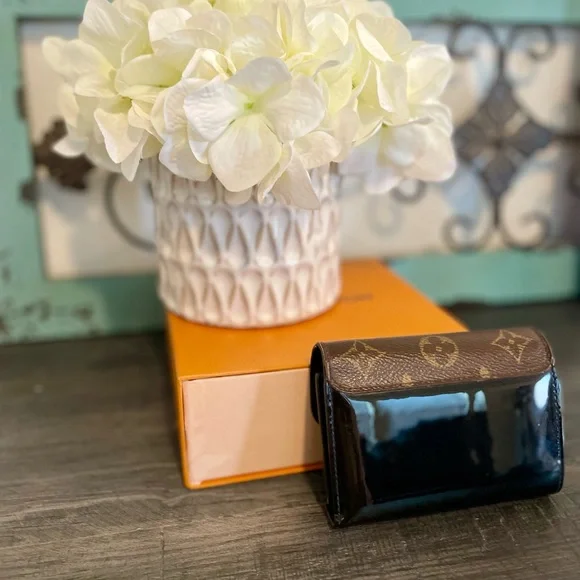 Louis Vuitton Patent Mono Compact Wallet - Picture 2 of 15